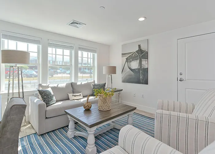 Harbourtown Suites On Plymouth Harbor